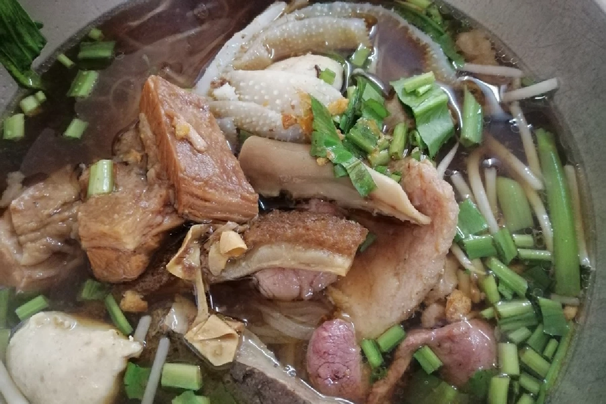 คมข้างเขียงเอาใจสายเนื้อ! พาไปกิน ราชาเกาเหลาเนื้อตุ๋นรสเด็ด อุดมสุข 25