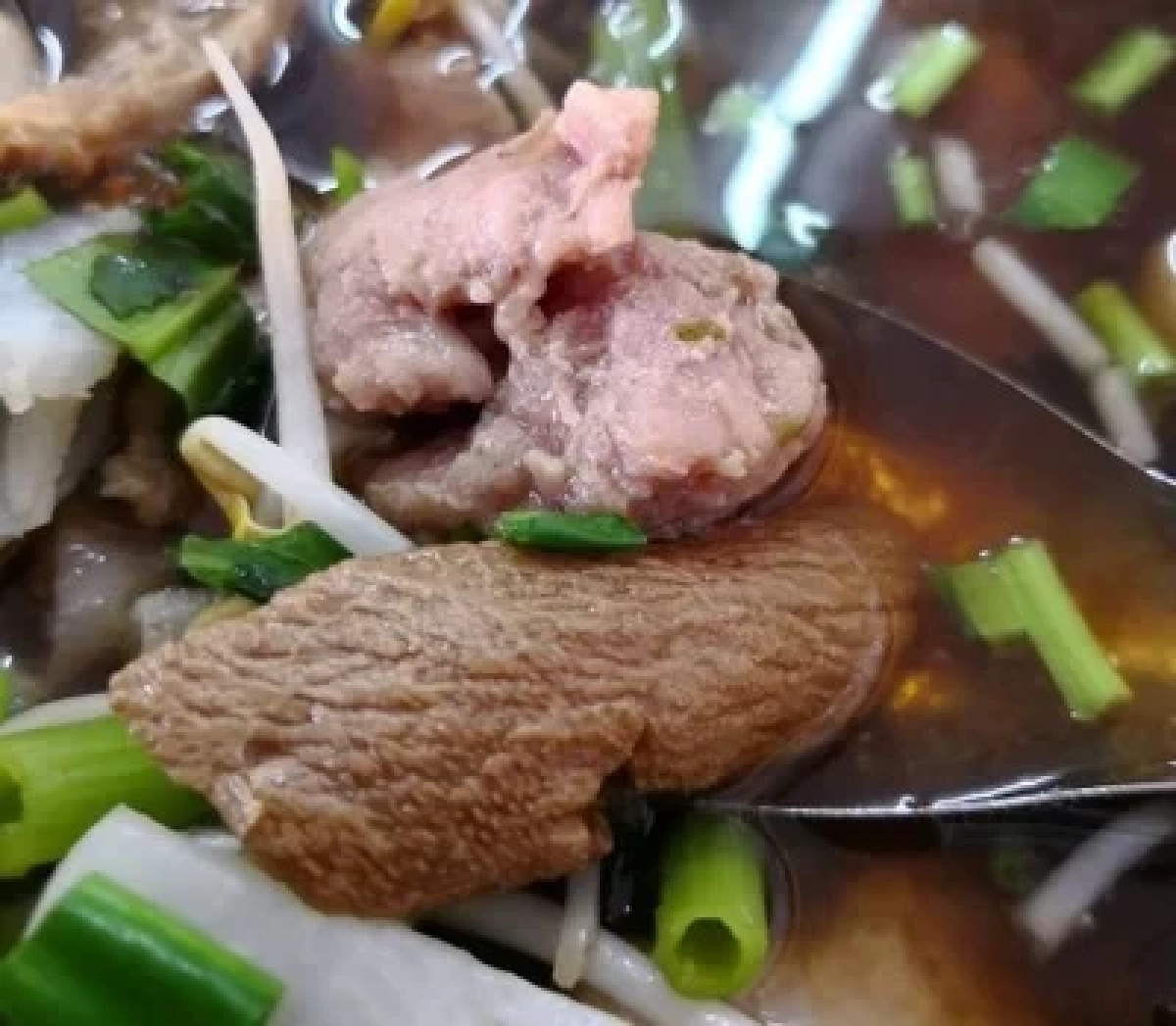 คมข้างเขียงเอาใจสายเนื้อ! พาไปกิน ราชาเกาเหลาเนื้อตุ๋นรสเด็ด อุดมสุข 25