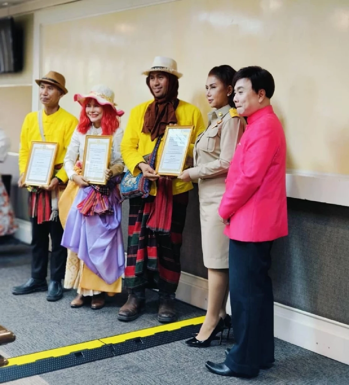 แก๊งคลื่นพลังบุญ ประกาศคืนใบประกาศ ทูตท่องเที่ยววิถีพุทธหลังเจอดราม่า