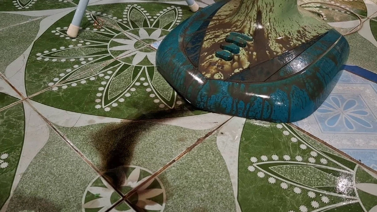 สาวแค้นผัวเก่า บุกบ้าน "สาดน้ำกรด" กระเด็นโดนลูก 8 ขวบ