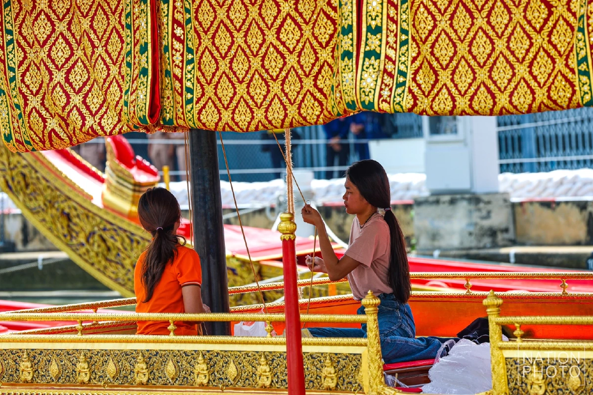 ทร. รับมอบพวงมาลัยนวมคอเรือพระที่นั่ง เตรียมพร้อมขบวนพยุหยาตราทางชลมารค