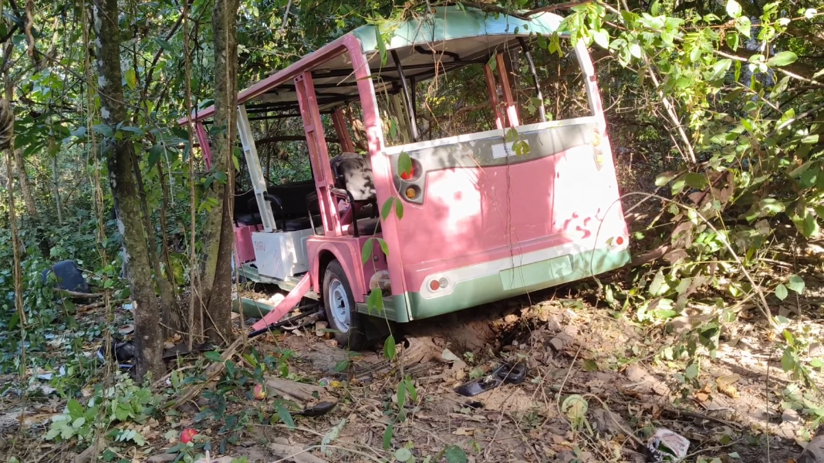 บุญสลด! รถรางไฟฟ้า หักหลบรถขึ้นเขา เสียหลักตกถนน เจ็บอื้อ สาววัย 16 ดับคาที่