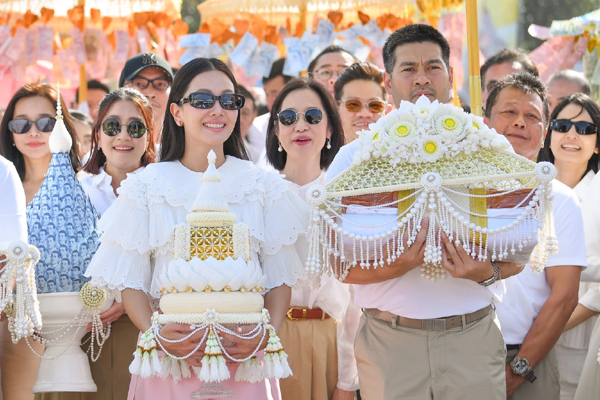 \"นุ่น วรนุช - ต๊อด ปิติ\" ทำบุญทอดกฐินใหญ่ปีที่ 10 ยอดพุ่งร่วม 90 ล้าน!