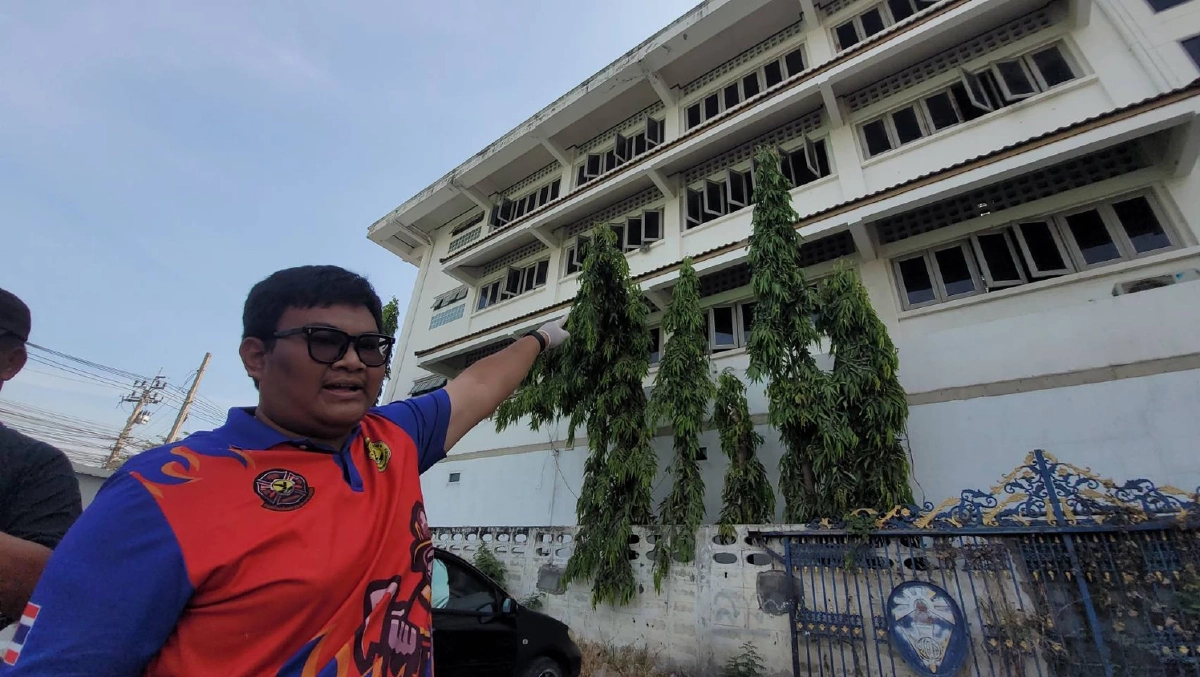 หวิดสลด นักเรียน ม.1 นั่งขอบหน้าต่าง พลัดตกจากชั้น 3 อาคารเรียน เจ็บสาหัส