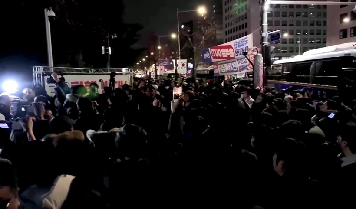 สถานเอกอัครราชทูต ณ กรุงโซล แจ้งเตือนคนไทย หลีกเลี่ยงสถานที่ชุมนุม