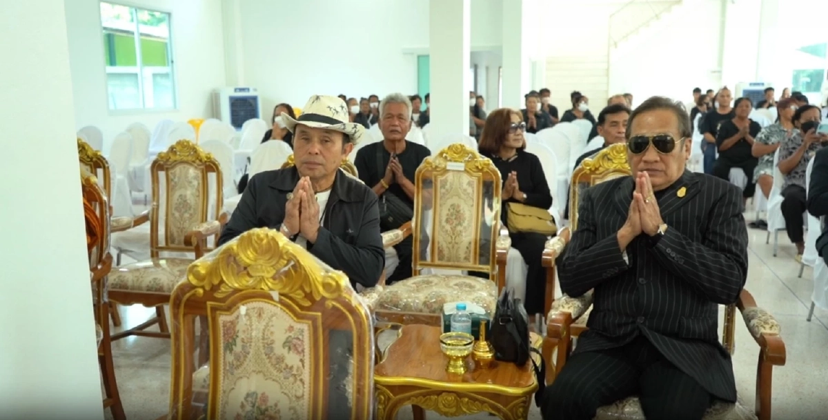 อาลัย "ยายชา เถิดเทิง" ครั้งสุดท้าย เหล่าศิลปินตลกแห่ร่วมฌาปนกิจ