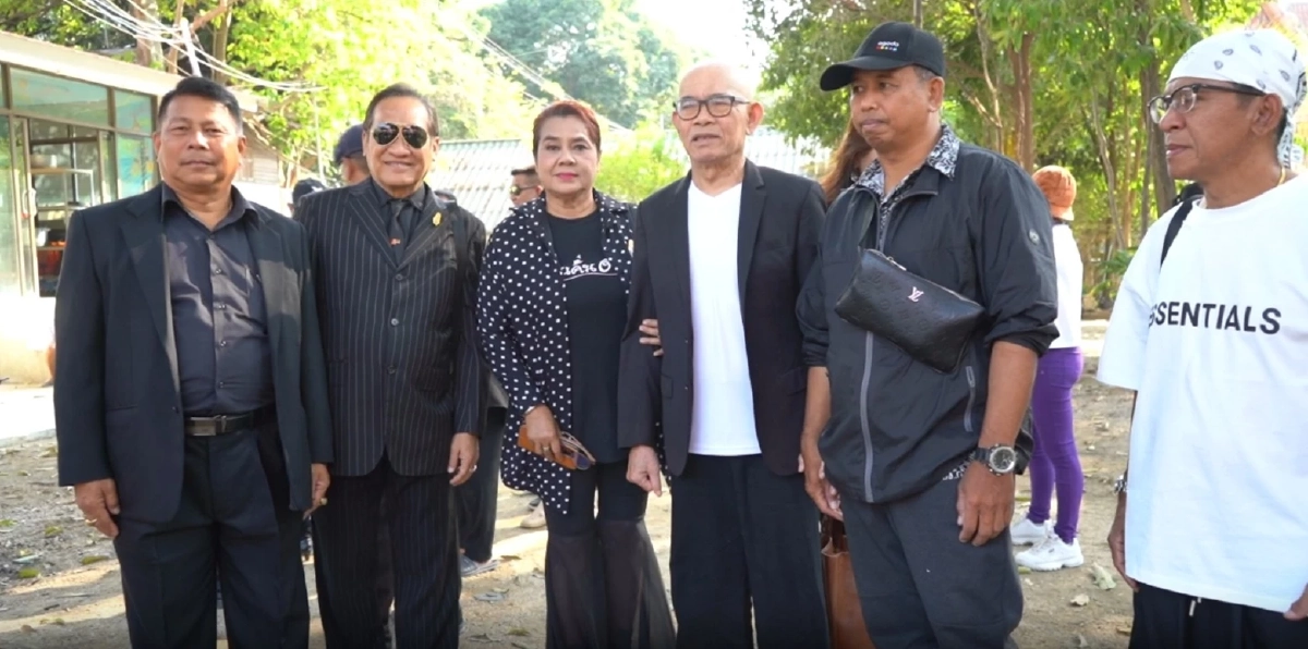 อาลัย "ยายชา เถิดเทิง" ครั้งสุดท้าย เหล่าศิลปินตลกแห่ร่วมฌาปนกิจ