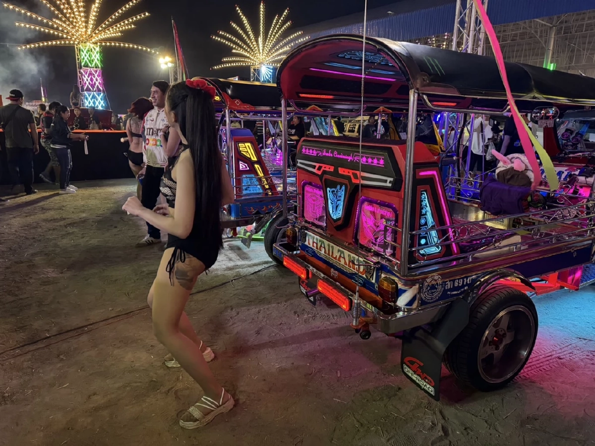 ยิ่งใหญ่! อดีตกำนันหญิง จัดมหกรรม ฉลองครบรอบวันเกิด 3 วัน 3 คืน โคโยตี้ 100 คน