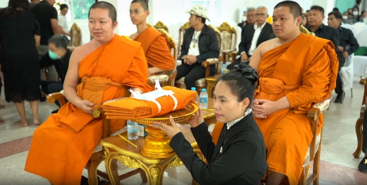 อาลัย "ยายชา เถิดเทิง" ครั้งสุดท้าย เหล่าศิลปินตลกแห่ร่วมฌาปนกิจ