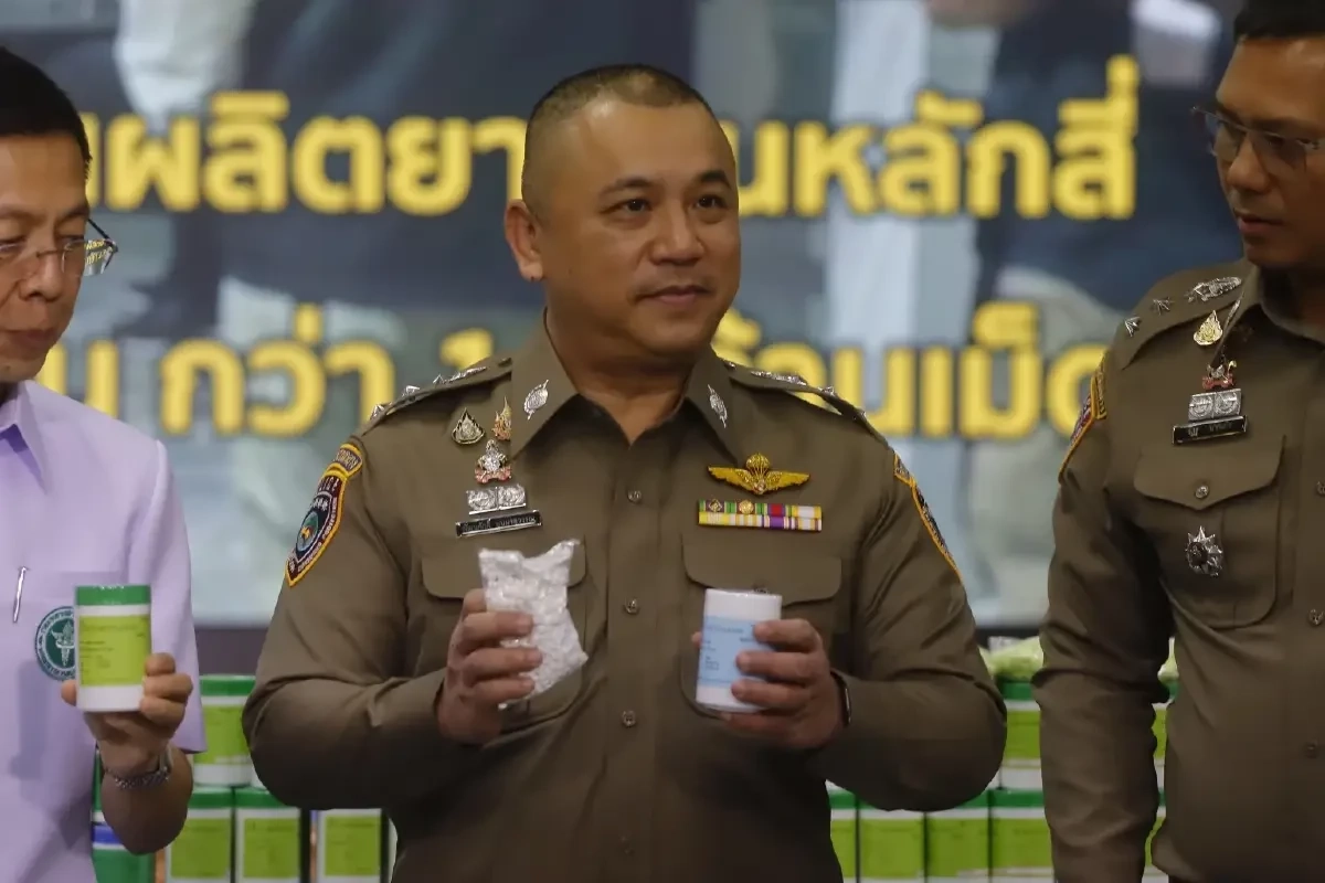 ปคบ. -อย รวบเภสัชกรรมเถื่อน บุกทลายโรงงานลักลอบผลิตยาสเตียรอยด์