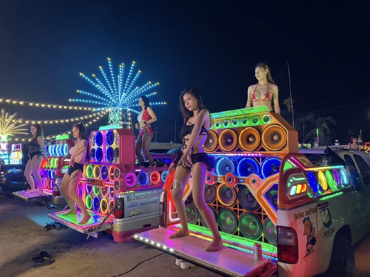 ยิ่งใหญ่! อดีตกำนันหญิง จัดมหกรรม ฉลองครบรอบวันเกิด 3 วัน 3 คืน โคโยตี้ 100 คน