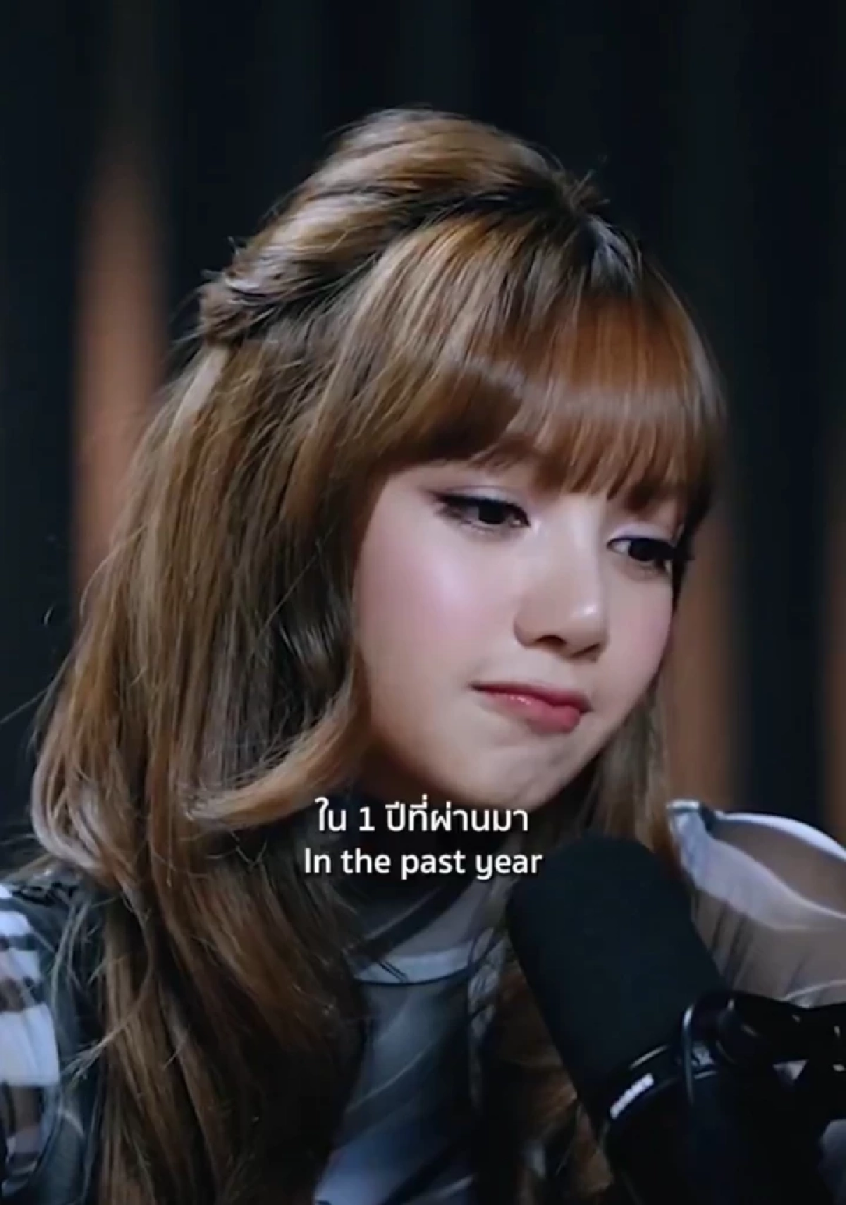 ห่วง "ลิซ่า" ซาแซงบุกถึงบ้าน สอดขาเข้ารถ รับอ่านเมนต์เชิงลบ นาทีถูกแอบถ่าย