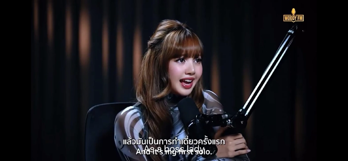 ห่วง "ลิซ่า" ซาแซงบุกถึงบ้าน สอดขาเข้ารถ รับอ่านเมนต์เชิงลบ นาทีถูกแอบถ่าย