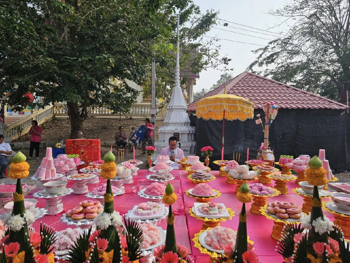 เลขหางประทัดพิธีบวงสรวง \"หลวงพ่อสีชมพู\" ครบรอบ 14 ปี เทพเจ้าแห่งความรัก