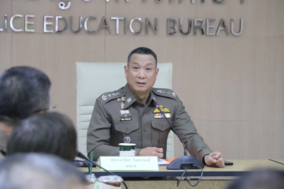 พล.ต.ท.นิธิธร จินตกานนท์ ผู้บัญชาการศึกษา