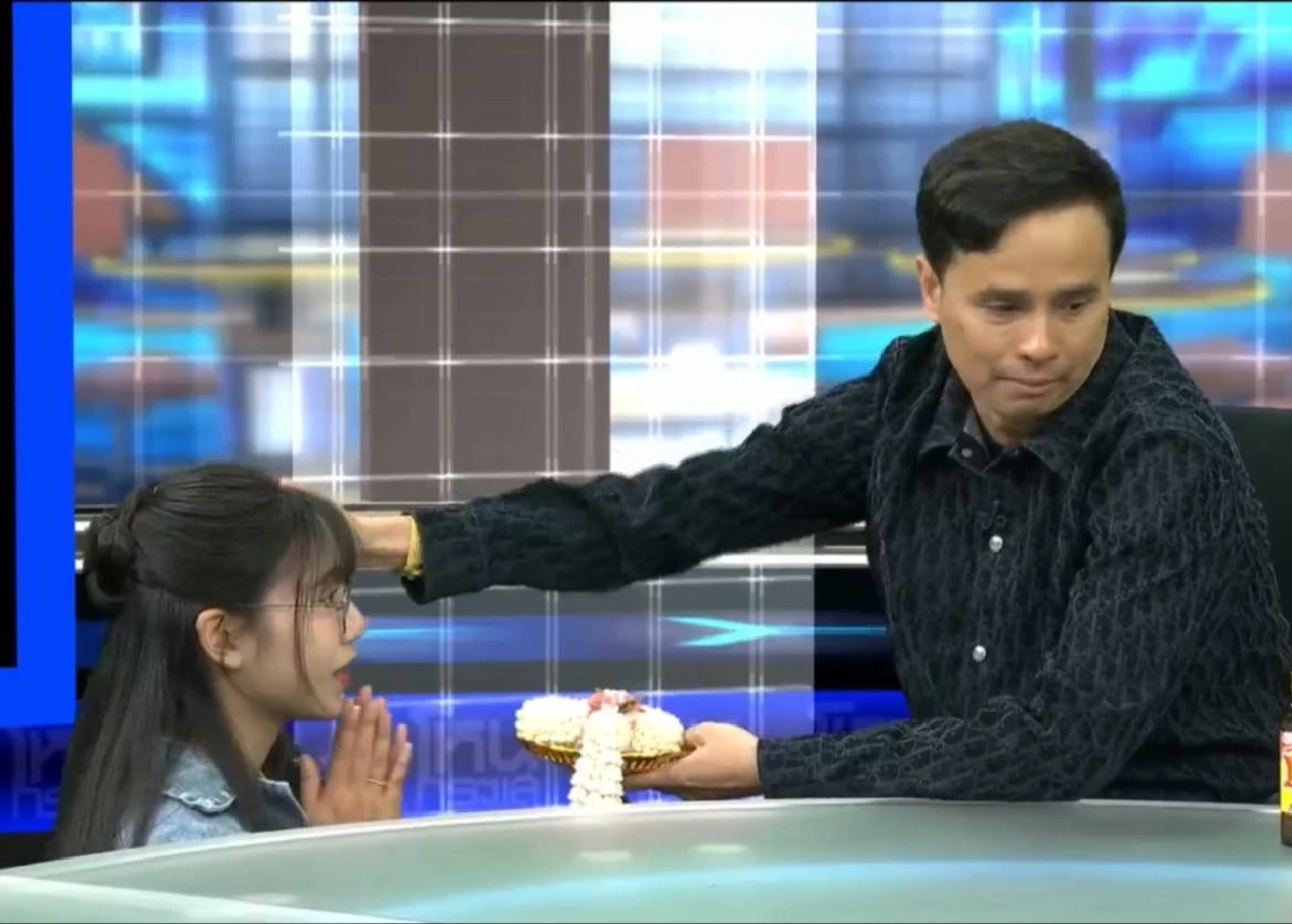 "โม" ก้มกราบ "ประจักษ์ชัย" น้ำตาร่วง เคลียร์ดราม่า "ลำไย ไหทองคำ"