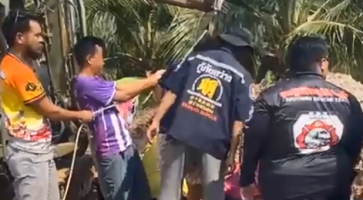 สุดยื้อ! ดินสไลด์ ทับคนงาน วางระบบท่อประปา ดับ 2 เจ็บ 1