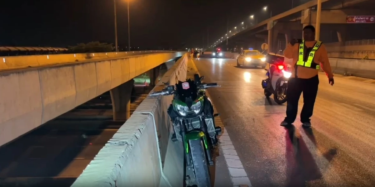 วันเกิดวันตายวันเดียวกัน! หนุ่มใหญ่ซิ่ง จยย. หลุดโค้งตกสะพานดับ