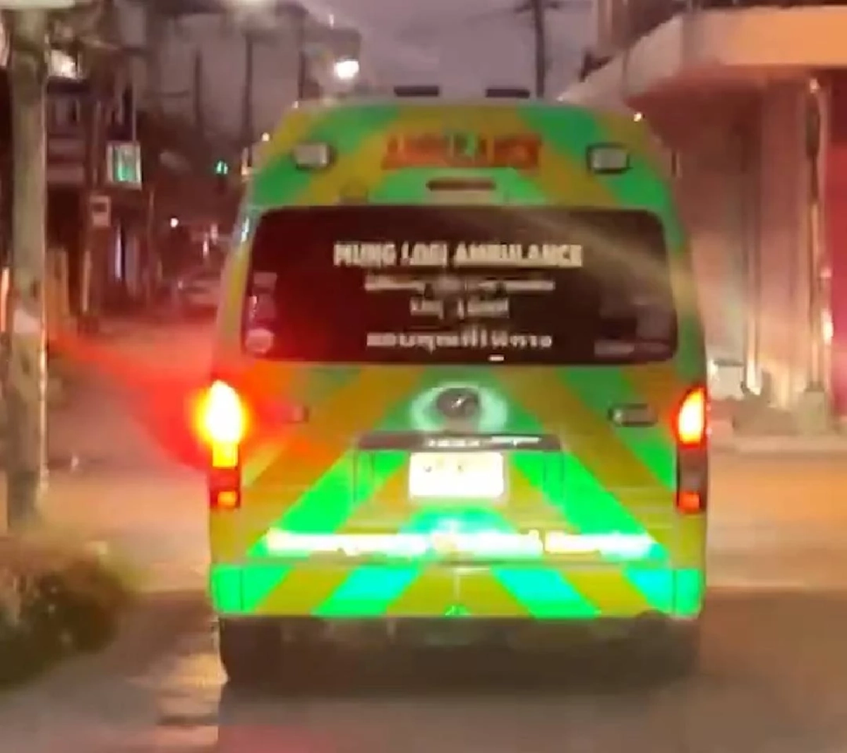 หนุ่มซิ่งรถกู้ชีพ ป่วนเมืองเลย โร่พบตำรวจ อ้างพักผ่อนน้อย