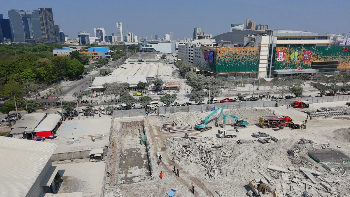 อัปเดตแผ่นดินไหว ตึกถล่ม ดับ 1 ราย บาดเจ็บ 50 ราย เร่งช่วยเหลือผู้ติดค้าง