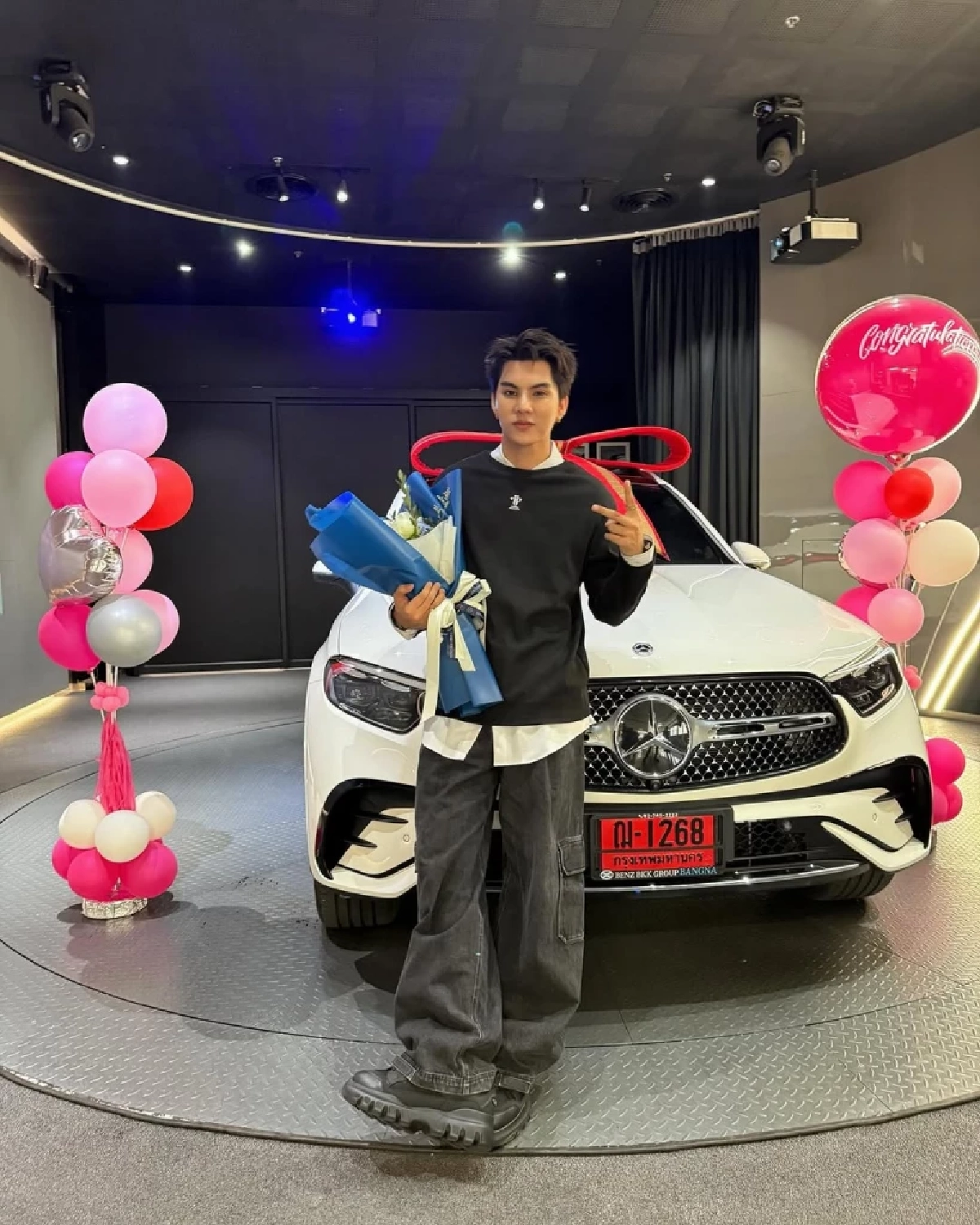 เลขรถป้ายแดง "ฟอร์ด ฐิติพงศ์"พระเอกดัง  แบรนด์หรูลุ้นผลรางวัล