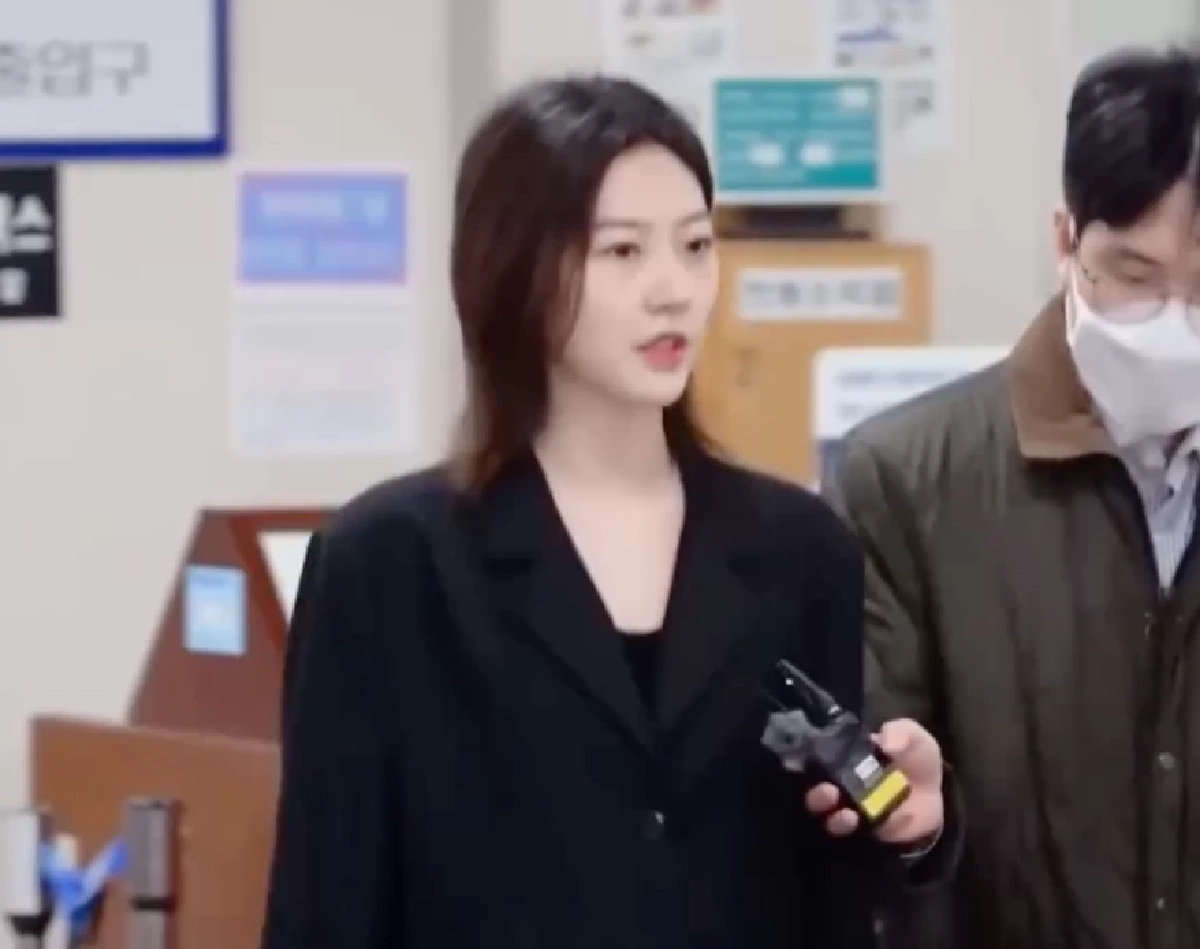 เทียบแรง "คิมแซรน - คิมซูฮยอน" วิธีเปิดหน้าสู้สื่อ ร้องไห้ vs ขอโทษ