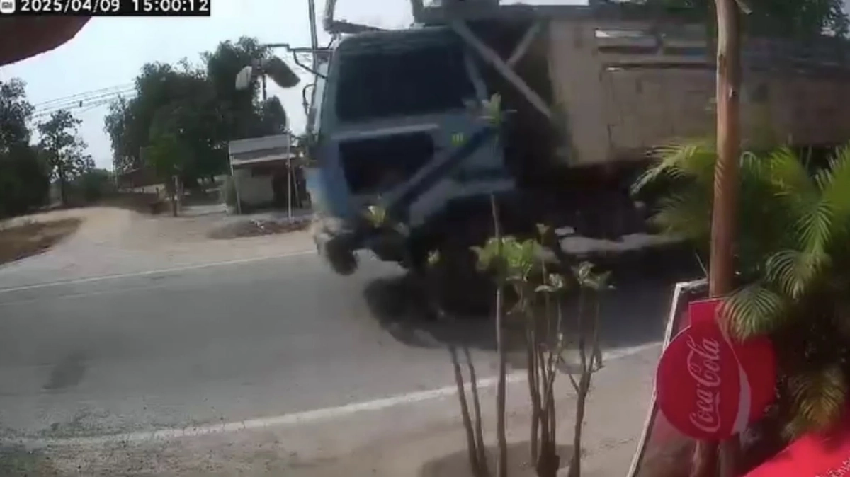 มอบตัวแล้ว! คนขับรถบรรทุกชนเด็ก 13  เสียชีวิต ขับรถหนีเพราะตกใจ