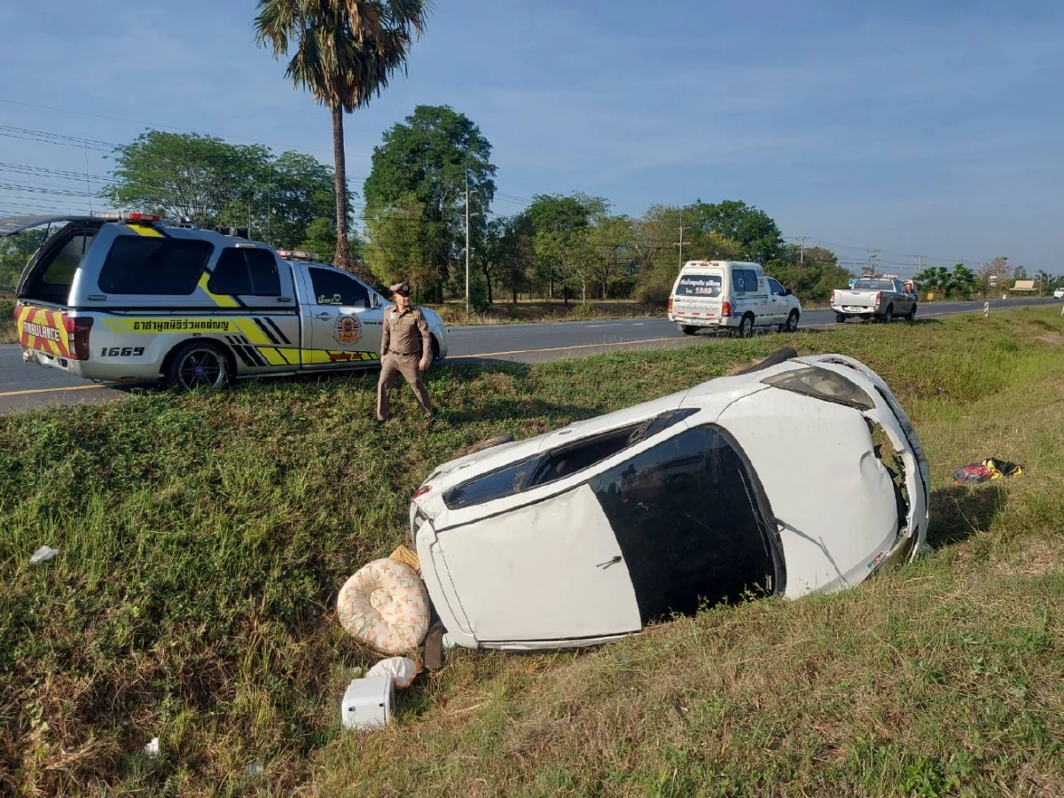 หนุ่ม 27 พาครอบครัวกลับบ้านสงกรานต์ วูบรถคว่ำแม่ยายดับ