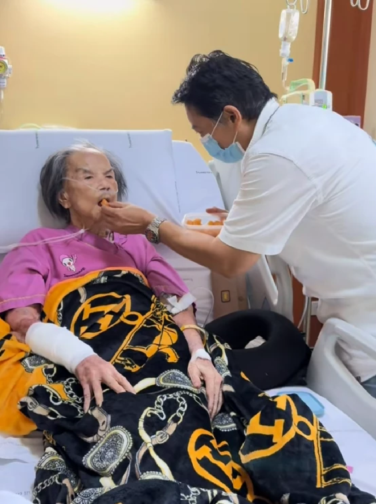 อัปเดตอาการ \"คุณยายมารศรี\" หลังแอดมิท แผลติดเชื้อ-น้ำท่วมปอด