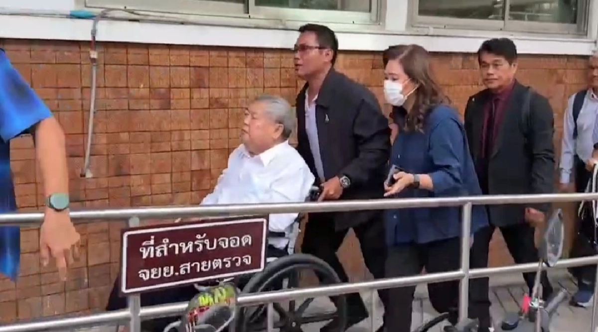 มาแล้ว! \'เปรมชัย\' นั่งวีลแชร์เข้ามอบตัวคดี อาคาร สตง.ถล่ม