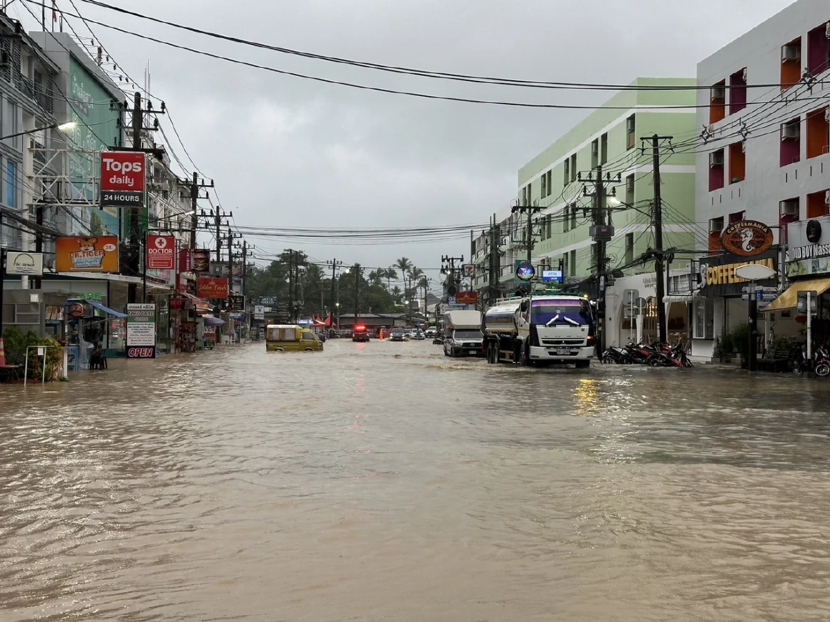 ภูเก็ตน้ำท่วมขังหลายจุด หลังฝนตกต่อเนื่อง นานหลายชั่วโมง