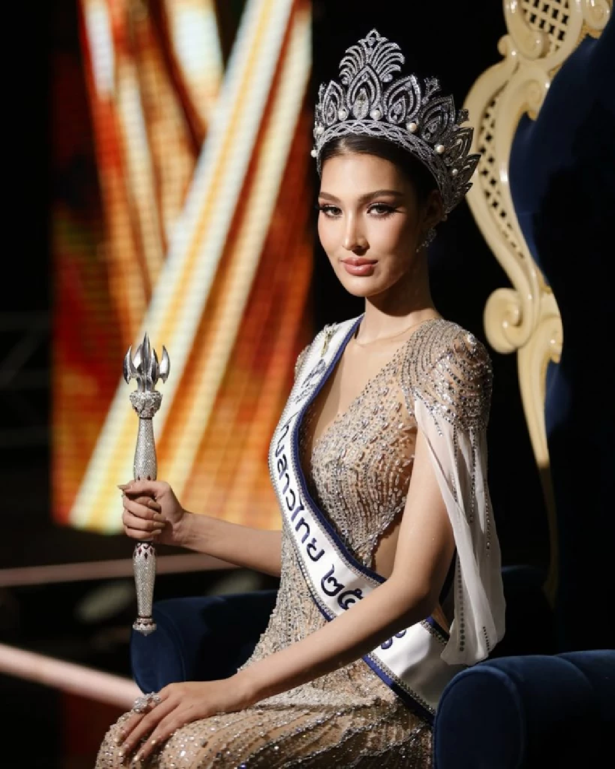 \"หมูแฮม\" ไม่หยุดเฉิดฉาย ขโมยซีนทุกสายตา ครองมงกุฎนางสาวไทย ปี 68