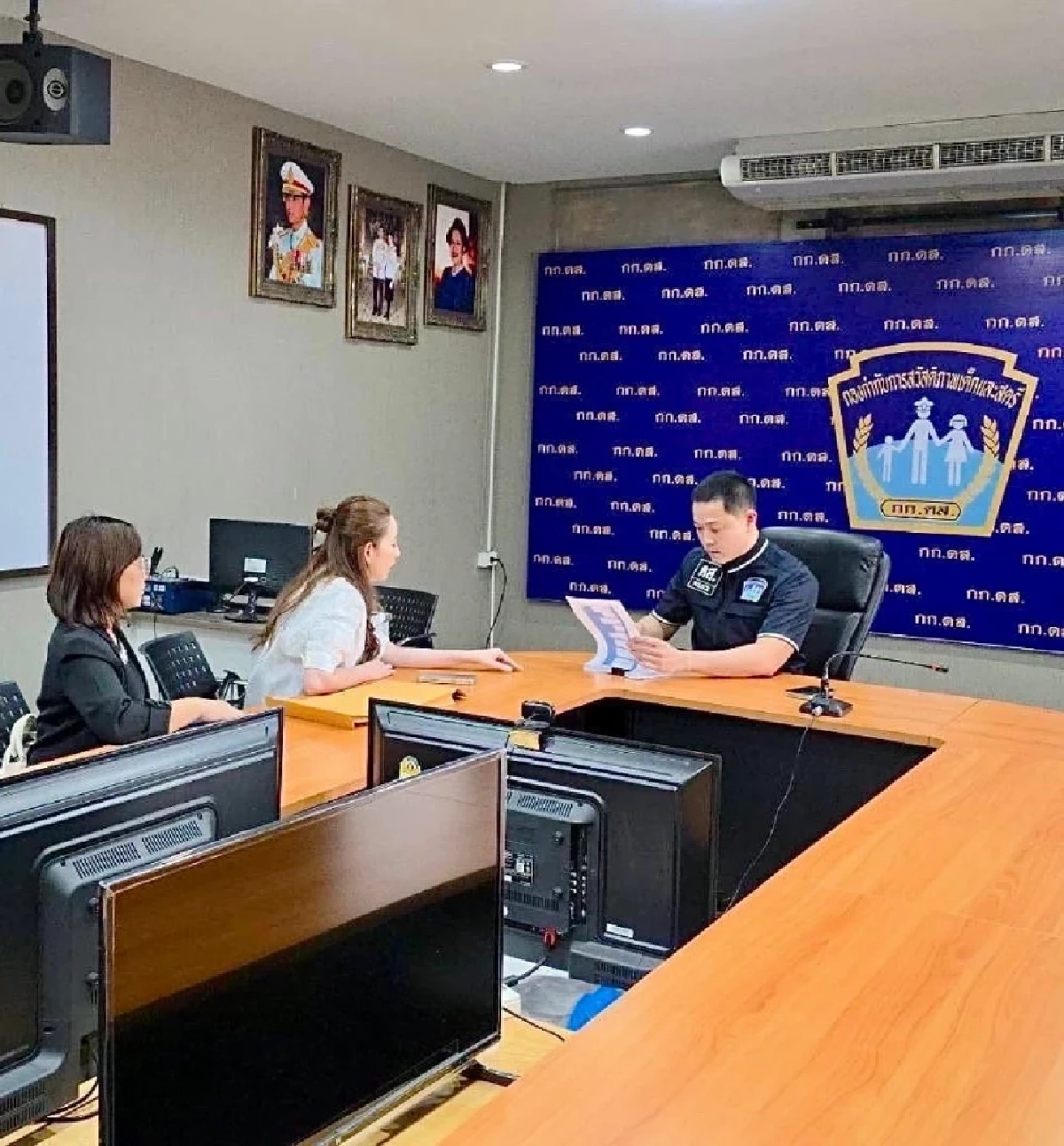 "หลิงหลิง" คุยกับ "คนขับรถ" ทันที หลัง "ออม" ถูกซาแซงคุกคามหนัก