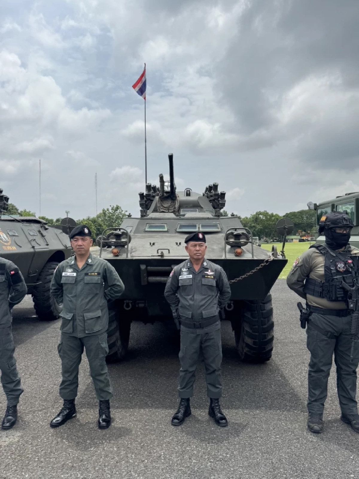 "บิ๊กต่าย" บินด่วนอุบลฯ ตรวจความพร้อมกำลังพล-อาวุธ ตึงชายแดนไทย