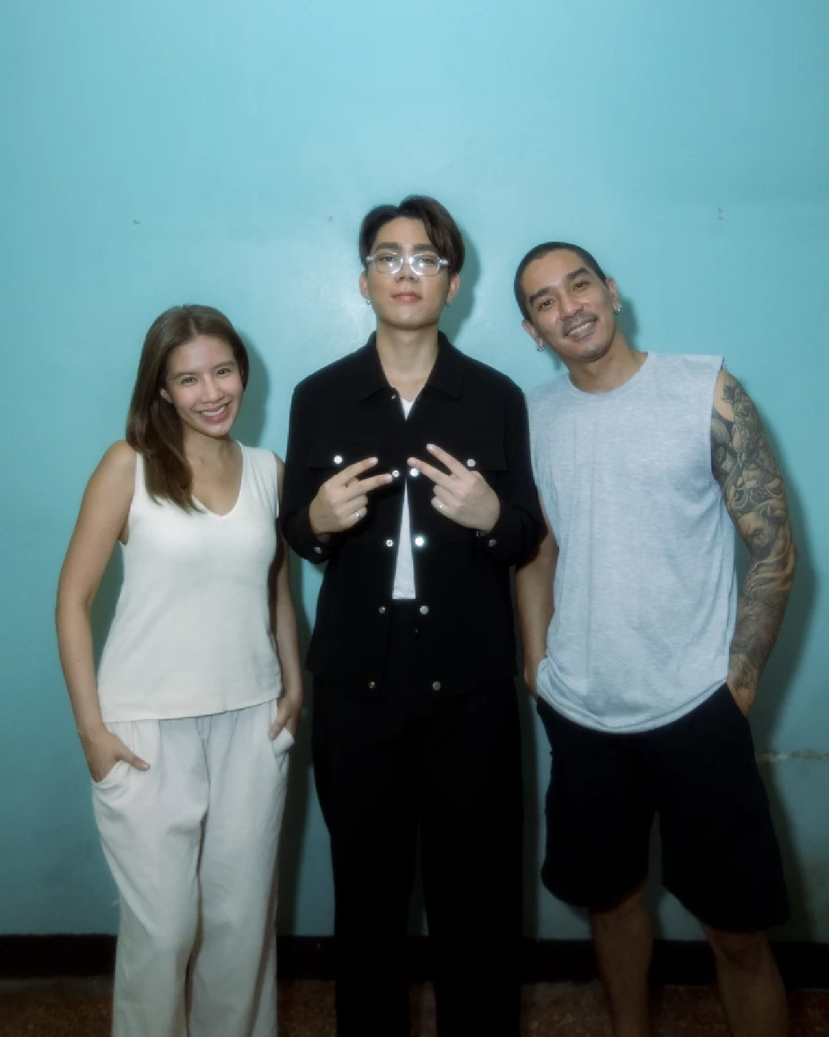 "ดีเจแมน-ใบเตย" สวมกอดแน่น น้ำตาไหล ใน MV "ครั้งนี้" ของ "deasy"