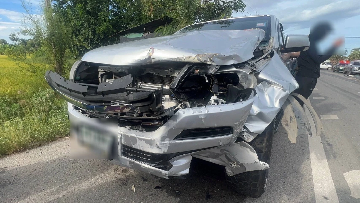 เศร้า! กระบะพุ่งชน จักรยานยนต์ 2 แม่ลูก เสียชีวิตทั้งคู่