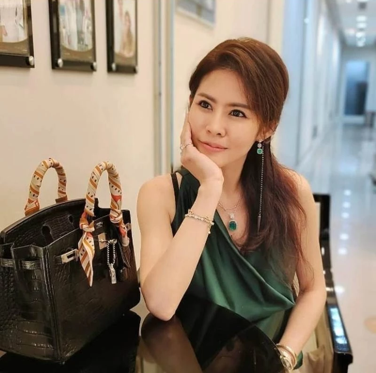 \"หมอของขวัญ\" โพสต์ป้อง \"เอม สรรเพชญ์\" ซัดกลับชาวเน็ต! ด่าเกินไปป่ะ?