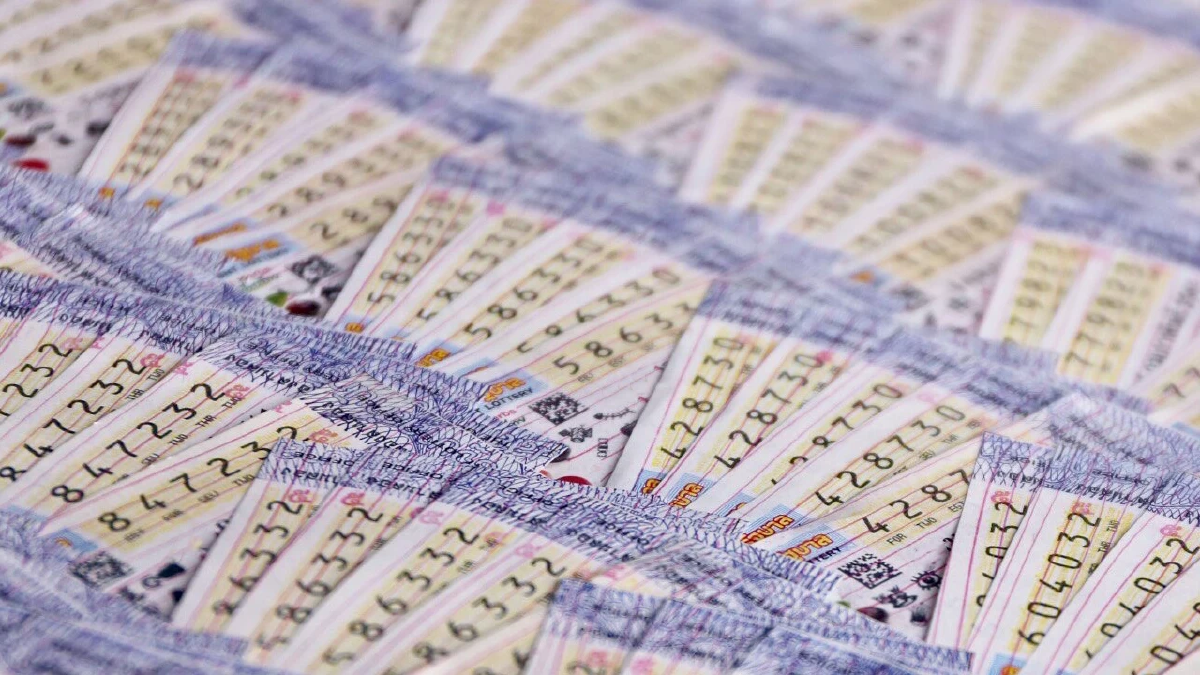 เปิดโผ! เลขเด็ด เลขดังมาแรง 5 สำนักดังงวด 1 สิงหาคม คอหวยแห่ส่อง!