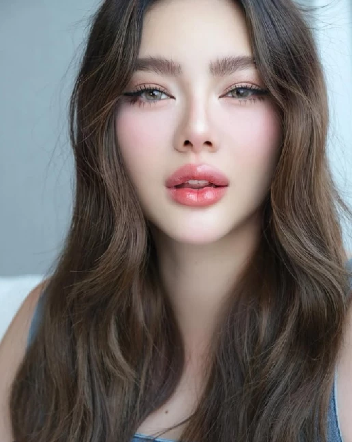 \"ดิว อริสรา\" คัมแบ็ก! โผล่รีวิวเครื่องสำอาง ไม่สนดราม่า ชาวเน็ตซูมตาแตก!