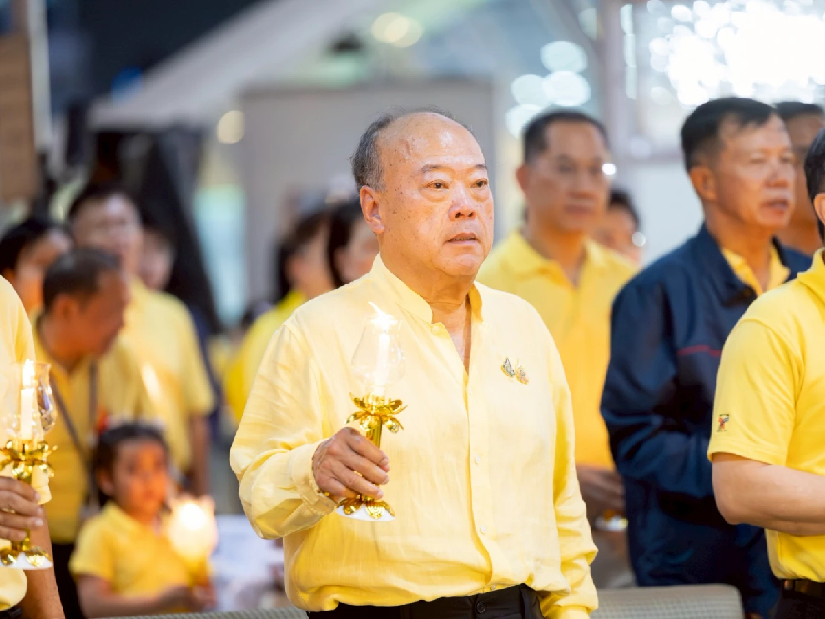 กลุ่มบริษัทบีทีเอส จัดพิธีลงนามถวายพระพร-จุดเทียนถวายพระพรชัยมงคลพระบาทสมเด็จพระเจ้าอยู่หัว