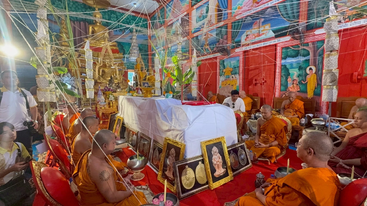 ฮือฮา! พระอาทิตย์ทรงกลด พิธีพุทธาภิเษกวัตถุมงคล เหรียญหลวงปู่ธูป