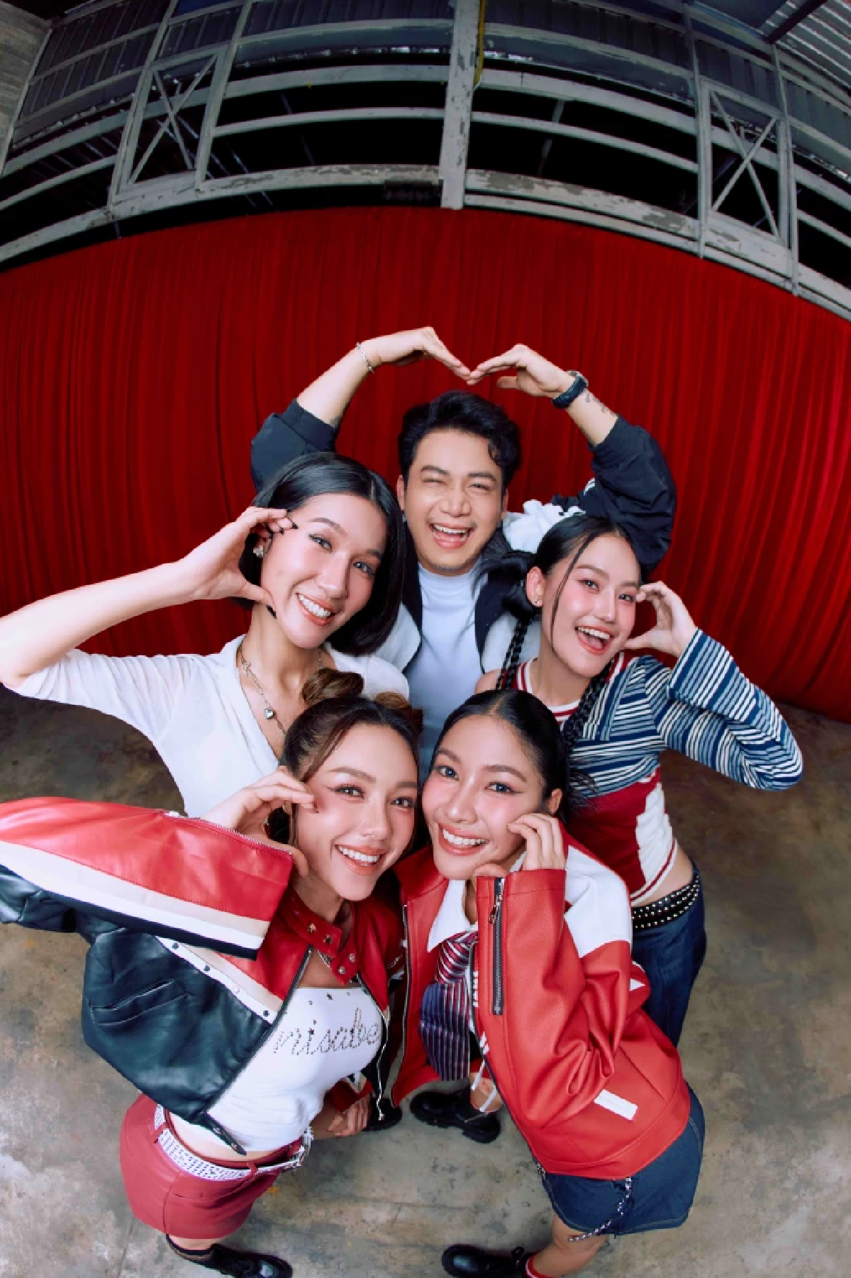 \"MY EYES\" ชวน\"เบียร์ พร้อมพงษ์\" ฟีทเจอริ่ง ดันเพลง สบตาประสบภัย