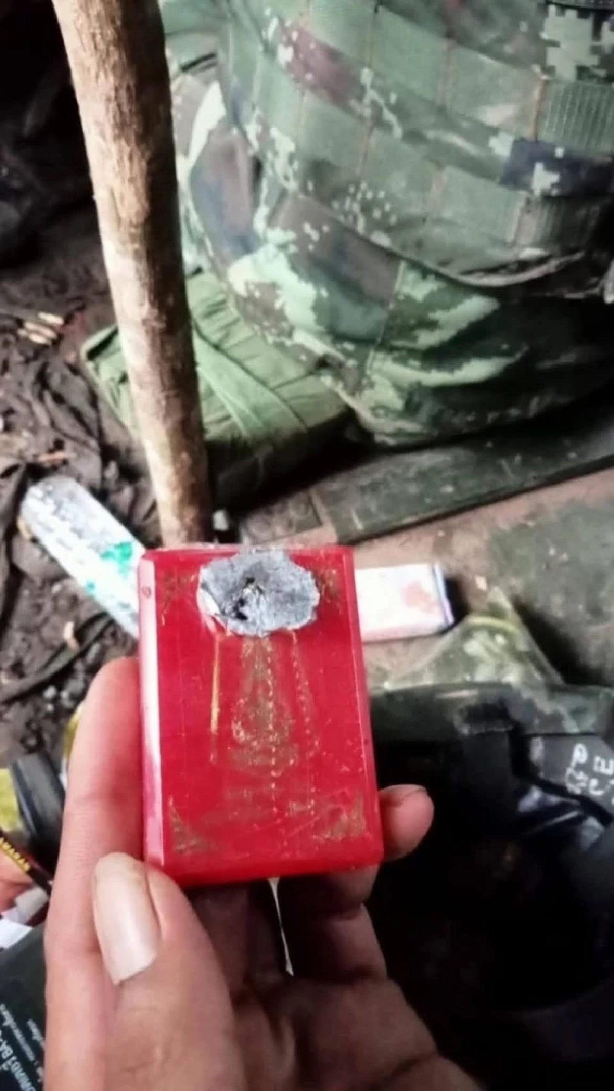 ขนลุก! \"ทหารไทย\" พกเหรียญ \"หลวงปู่ศิลา\" รอดตายปาฏิหารย์ หลังถูกกัมพูชายิงระเบิดใส่