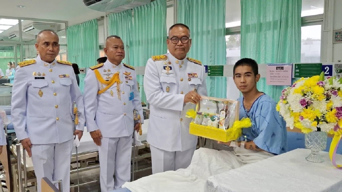 \"ในหลวง\" ทรงรับผู้บาดเจ็บ-เสียชีวิต ชายแดนไทยกัมพูชา ไว้ในพระบรมราชานุเคราะห์