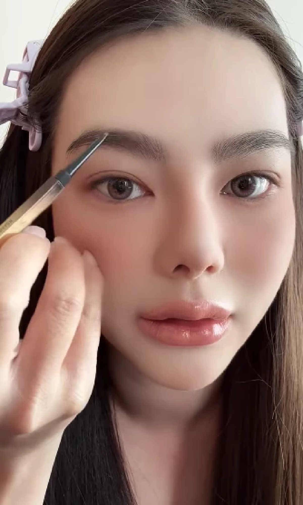 \"ดิว อริสรา\" คัมแบ็ก! โผล่รีวิวเครื่องสำอาง ไม่สนดราม่า ชาวเน็ตซูมตาแตก!
