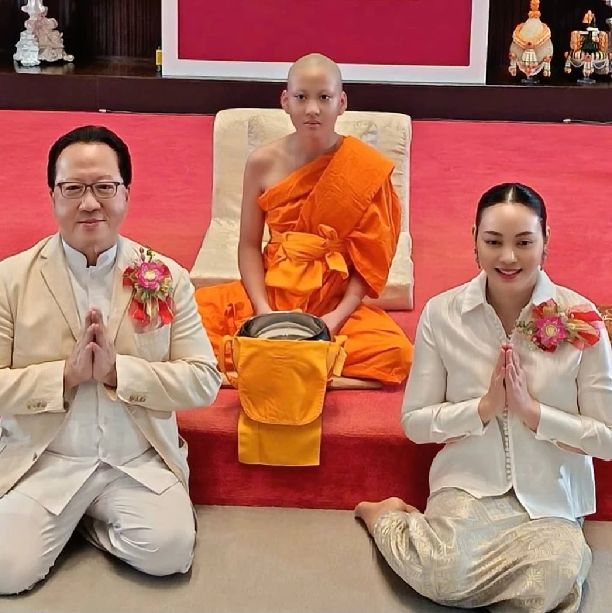 ดวงใจ\"ตั๊ก - เจ้าสัว\"ลูกชายบวชสุดปลื้ม ลุ้นเลขเด็ด \"สามเณรข้าวหอม\"