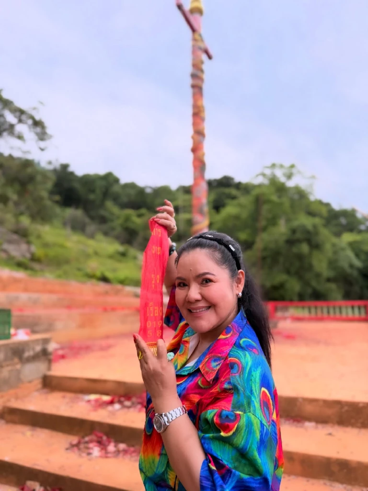 \'ฮาย อาภาพร\' ศรัทธาสั่นคลอน เคยกราบ พระผู้ใหญ่ สมสู่ สีกากอล์ฟ