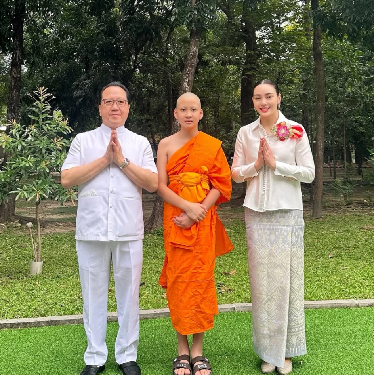 ดวงใจ\"ตั๊ก - เจ้าสัว\"ลูกชายบวชสุดปลื้ม ลุ้นเลขเด็ด \"สามเณรข้าวหอม\"