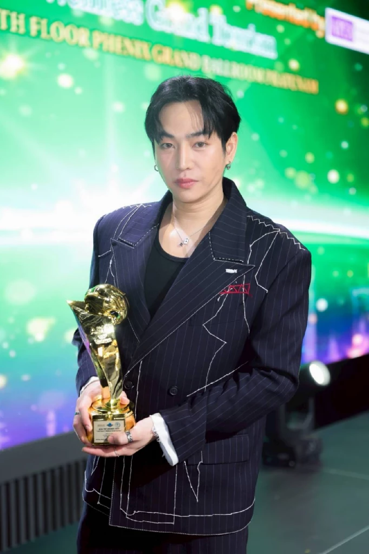 \"แบมแบม - เป๊ก ผลิตโชค\" คว้ายอดเยี่ยมแห่งปี Asia Top Awards 2025