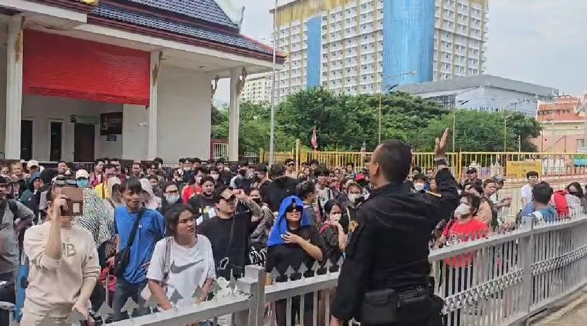 หวั่นสถานการณ์ยืดเยื้อ คนไทยแห่กลับประเทศ แน่นด่านคลองลึก